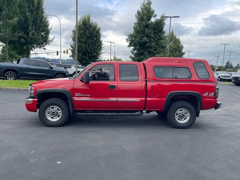 Used 2004 GMC Sierra 2500 SLE w/ Heavy-Duty Power Package AWD/4WD image 2