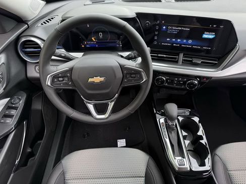 New 2026 Chevrolet Trax LT w/ Driver Confidence Package FWD image 12