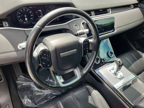 Used 2020 Land Rover Range Rover Evoque SE image 28