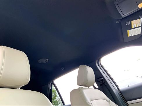 Certified 2018 Ford Explorer XLT w/ Equipment Group 202A image 14