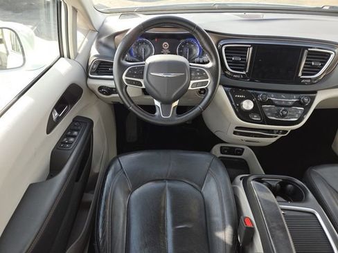 Used 2019 Chrysler Pacifica Touring-L Plus w/ Tire & Wheel Group image 26