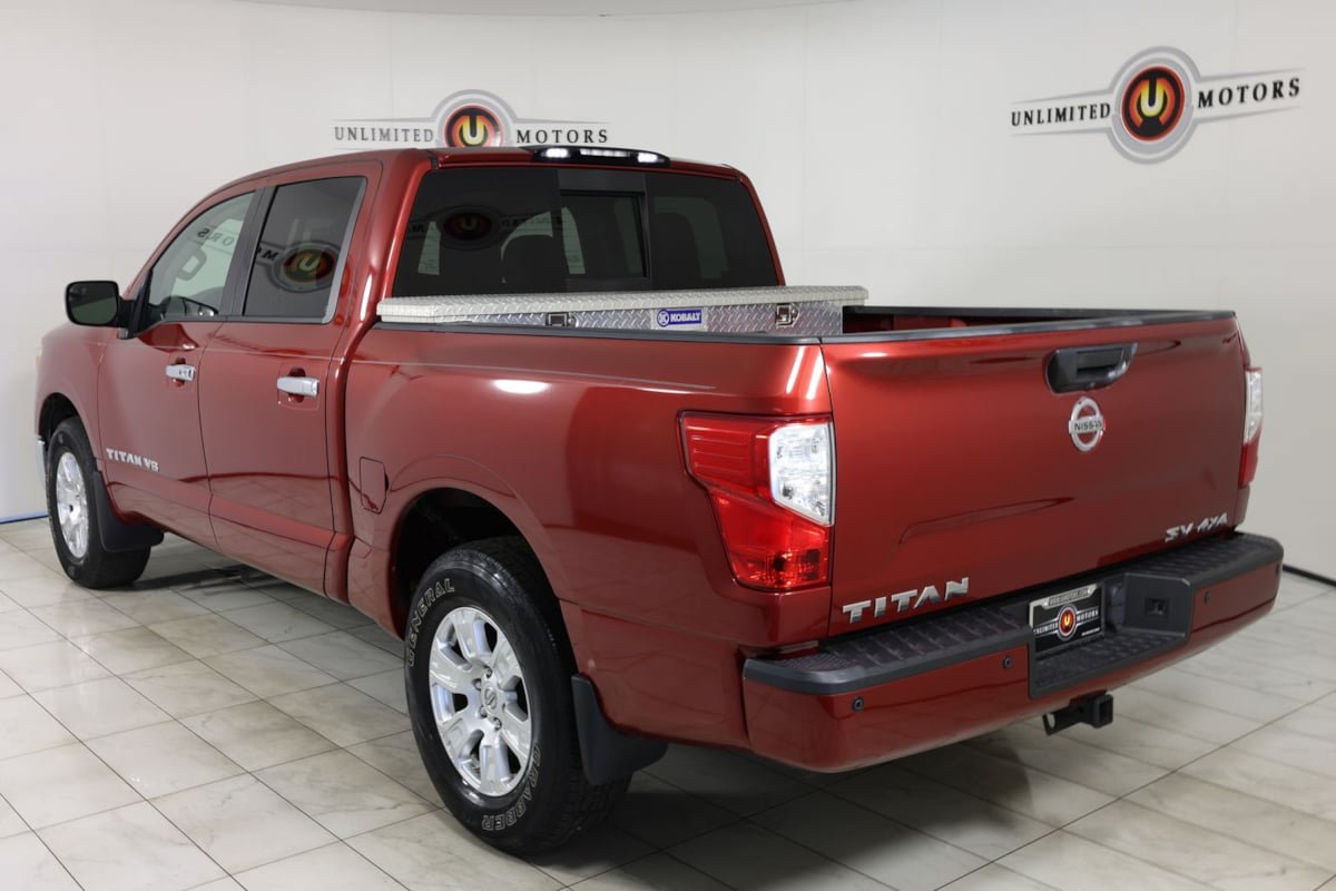Used 2019 Nissan Titan SV w/ SV Convenience Package AWD/4WD image 4