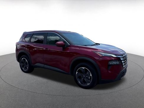 Used 2025 Nissan Rogue SV AWD/4WD image 2
