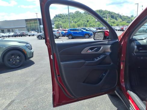 Used 2019 Chevrolet Traverse LT AWD/4WD image 10