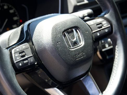 Used 2023 Honda Pilot Touring image 27