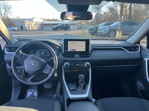 Used 2025 Toyota RAV4 LE image 27