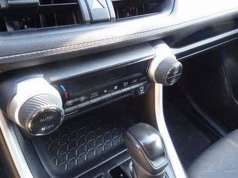 Used 2022 Toyota RAV4 XLE image 14