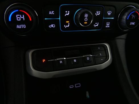 Used 2023 GMC Acadia SLT w/ Elevation Edition image 29