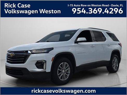 Used 2023 Chevrolet Traverse LT FWD image 1