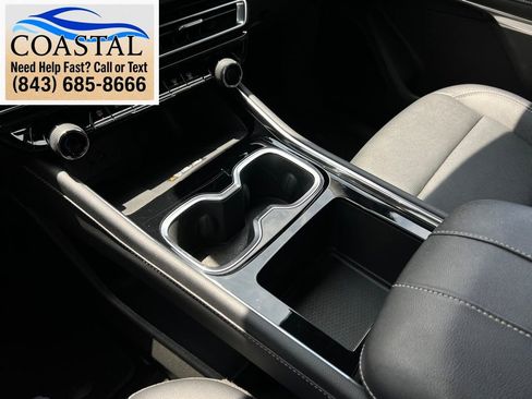 Used 2025 Chevrolet Traverse LT FWD image 48