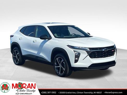 Certified 2024 Chevrolet Trax RS w/ Sunroof Package FWD image 8