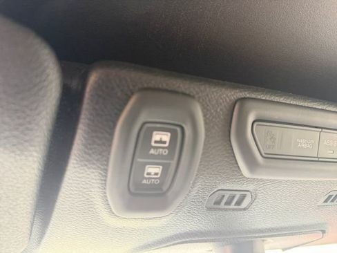 Used 2023 Jeep Wrangler Unlimited Sahara w/ Cold Weather Group AWD/4WD image 28