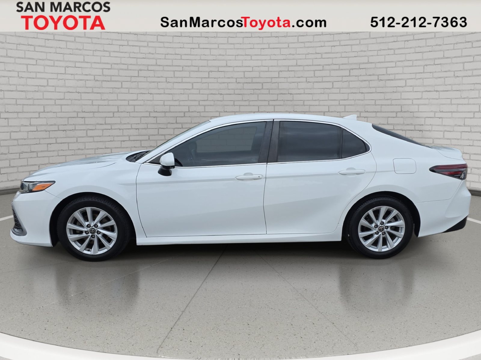 Used 2022 Toyota Camry LE w/ Carpet Mat Package (TMS) FWD image 9