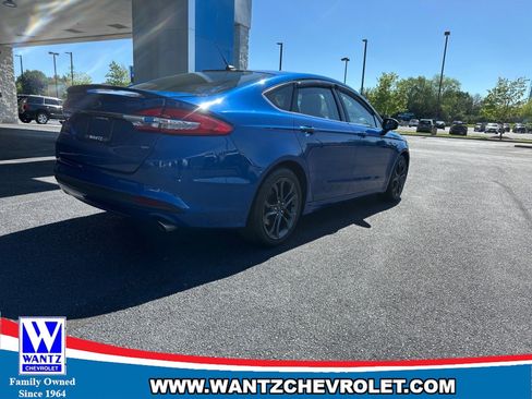 Used 2018 Ford Fusion SE w/ Equipment Group 201A FWD image 6