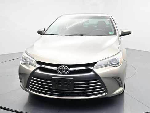 Used 2017 Toyota Camry XLE w/ Moonroof Package FWD image 3