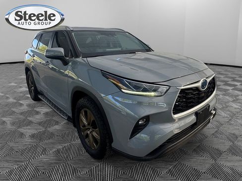 Used 2023 Toyota Highlander Bronze Edition image 7