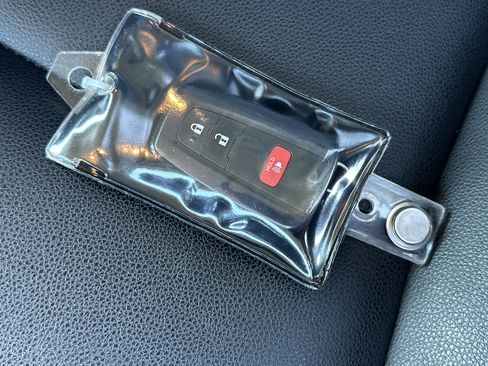 Certified 2024 Toyota 4Runner TRD Off-Road Premium image 34