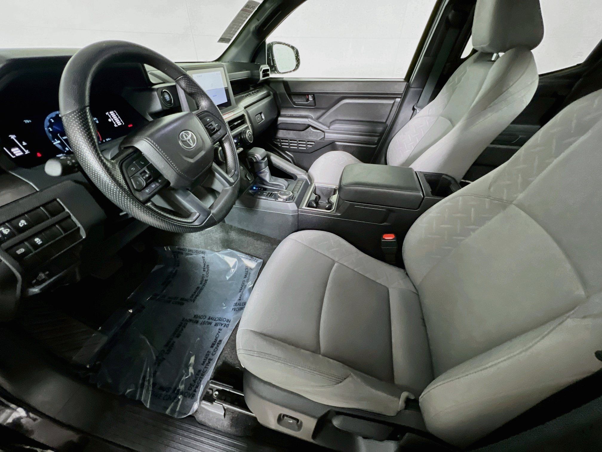 Used 2025 Toyota Tacoma SR5 AWD/4WD image 14