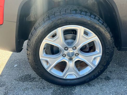 Used 2016 Jeep Renegade Limited AWD/4WD image 11