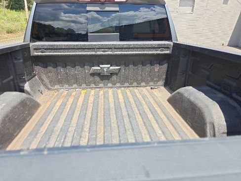 Used 2021 Chevrolet Silverado 1500 LTZ AWD/4WD image 4