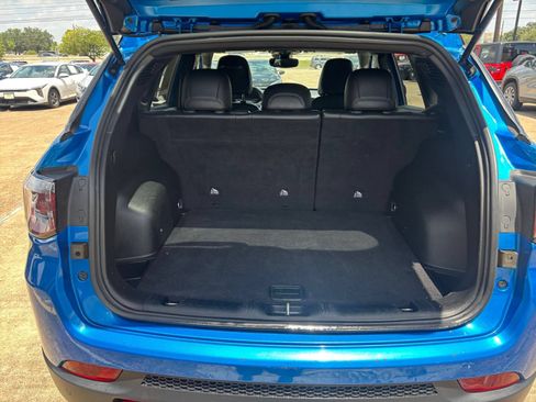 Used 2025 Jeep Compass Trailhawk AWD/4WD image 31