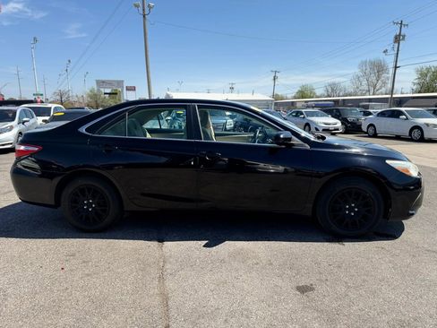 Used 2017 Toyota Camry LE image 2