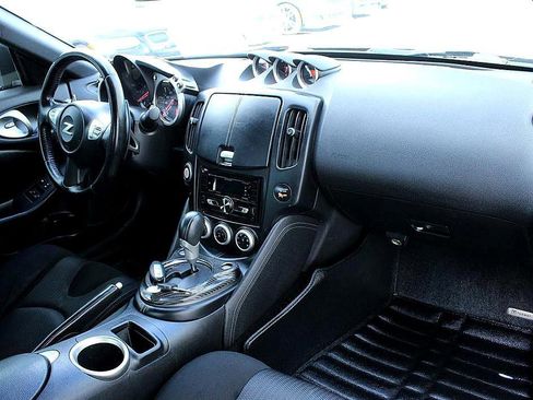 Used 2014 Nissan 370Z Coupe image 17