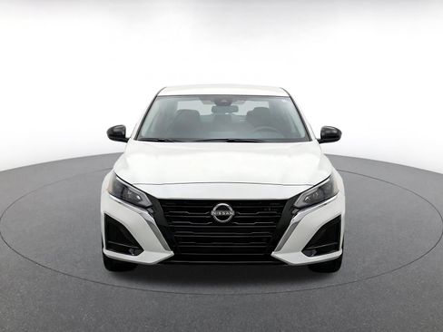 Used 2025 Nissan Altima 2.5 SV FWD image 5