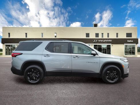 Used 2023 Chevrolet Traverse LT w/ Midnight/Sport Edition AWD/4WD image 2