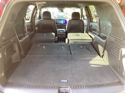 Used 2024 Chevrolet Traverse Z71 AWD/4WD image 12