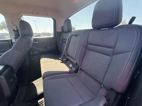 Used 2022 Nissan Frontier SV w/ Technology Package RWD image 25