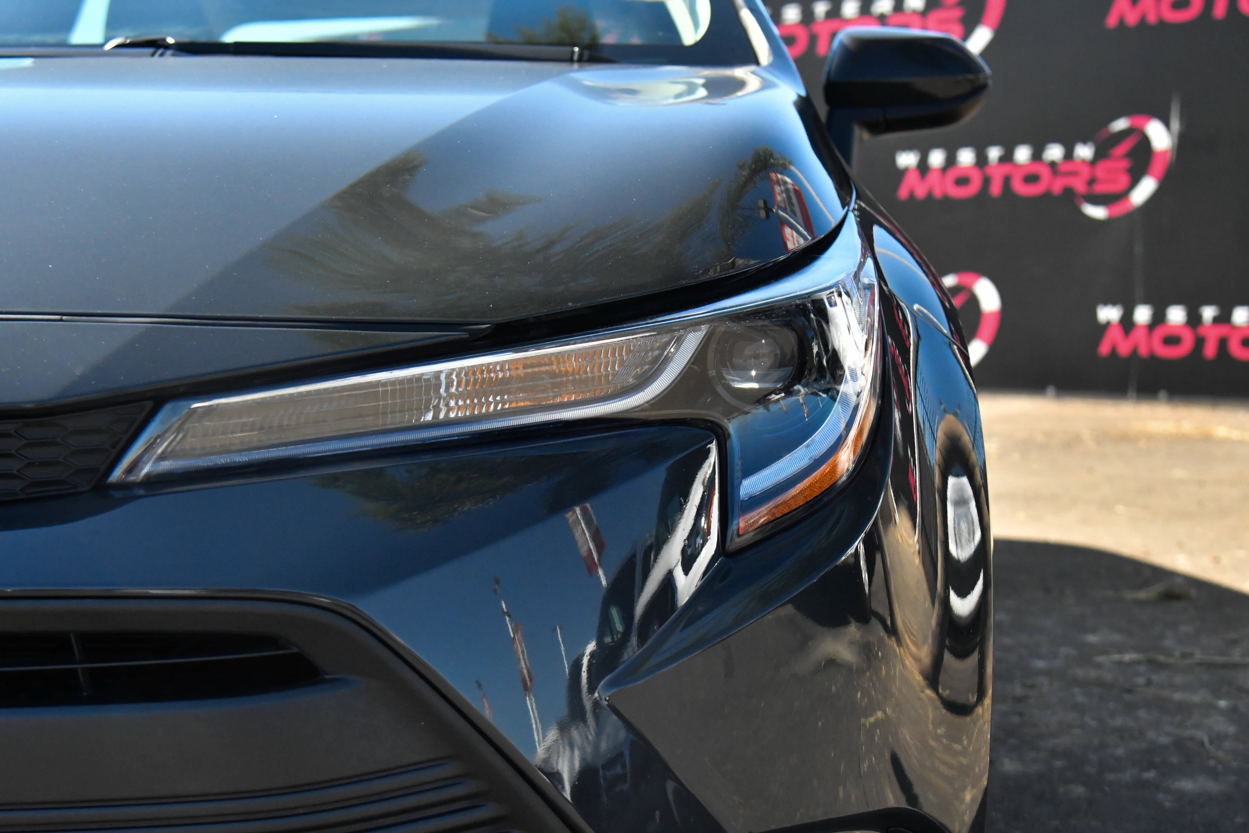 Used 2025 Toyota Corolla LE FWD image 11