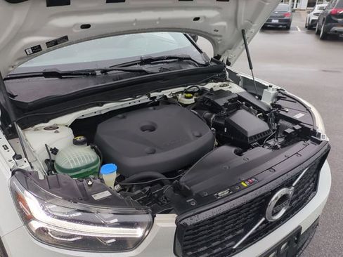 Used 2021 Volvo XC40 T5 R-Design image 42