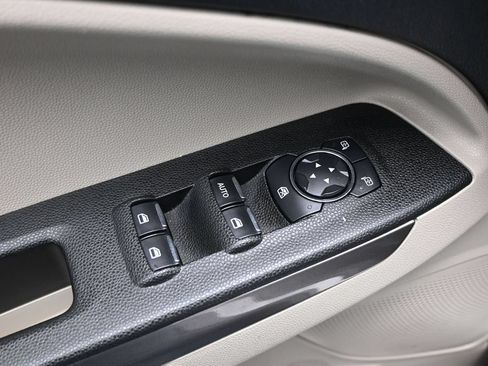 Used 2019 Ford EcoSport SE w/ SE Convenience Package FWD image 12