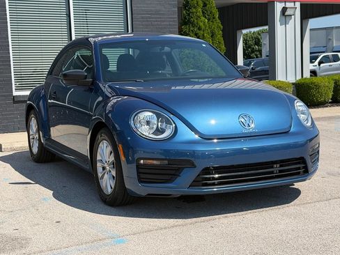 Used 2018 Volkswagen Beetle 2.0T FWD image 1