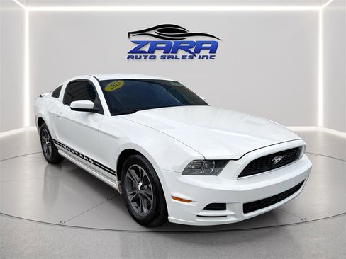 Used 2013 Ford Mustang Premium RWD image 9