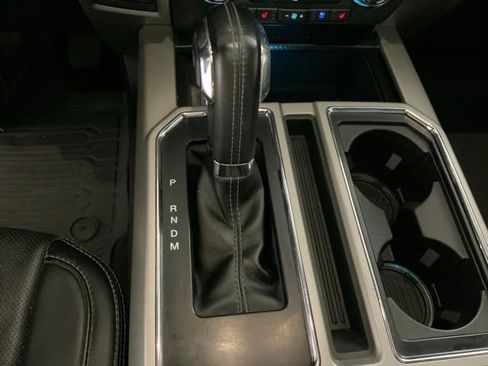 Used 2018 Ford F150 Lariat w/ Equipment Group 502A Luxury AWD/4WD image 17