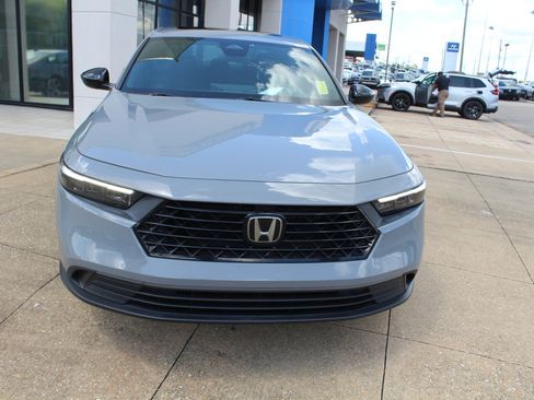 Used 2023 Honda Accord Sport image 2