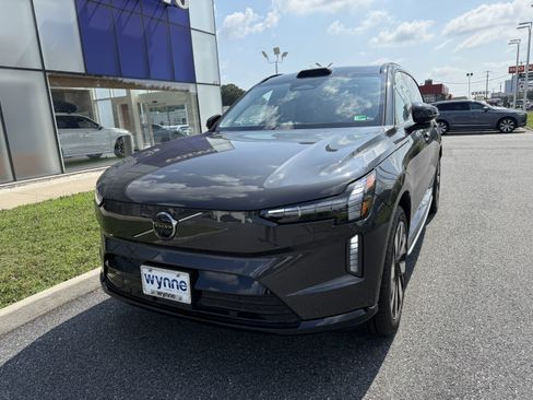 New 2025 Volvo EX90 Plus image 4