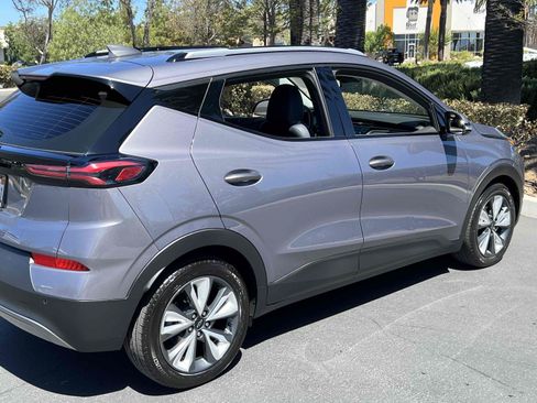 Used 2022 Chevrolet Bolt EUV LT w/ Convenience Package FWD image 53