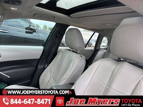 Used 2025 Toyota Corolla Cross LE w/ Moonroof Package image 2
