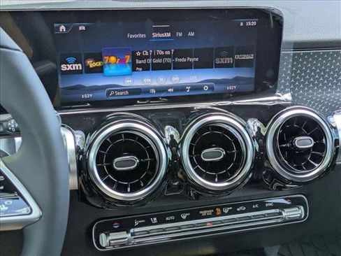 Used 2026 Mercedes-Benz GLB 250 image 12
