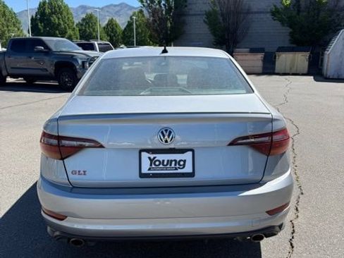 Used 2019 Volkswagen Jetta GLI Autobahn FWD image 6