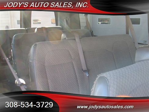 Used 2017 Chevrolet Express 3500 LT w/ LT Preferred Equipment Group image 24