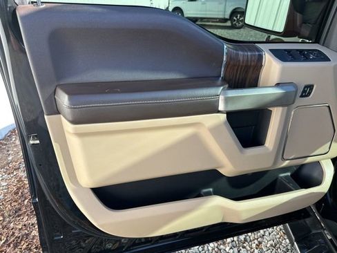 Used 2018 Ford F150 Lariat image 12