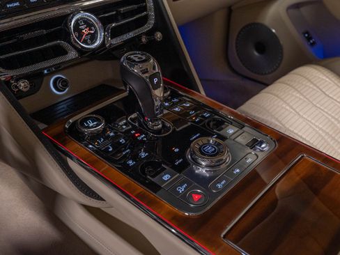 Used 2021 Bentley Flying Spur W12 AWD/4WD image 9