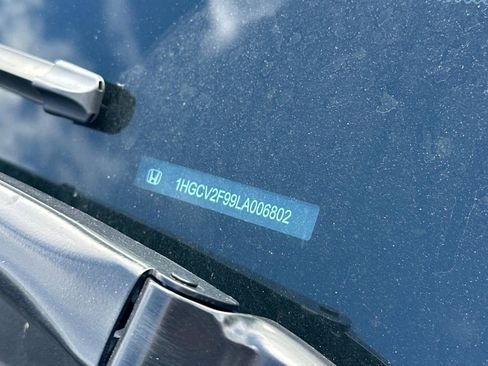 Used 2020 Honda Accord Touring image 2