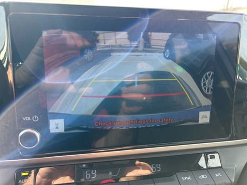 Used 2025 Toyota Camry LE image 12