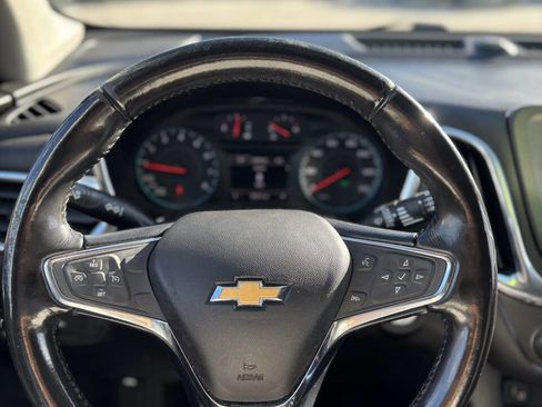 Used 2018 Chevrolet Equinox LT FWD image 12