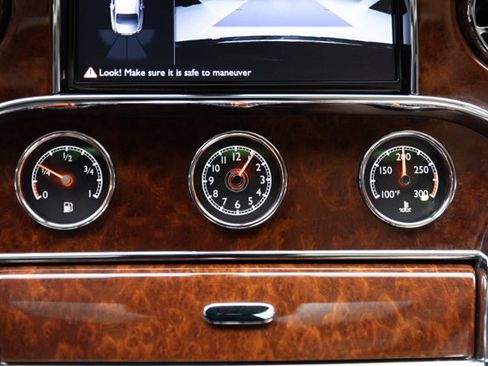 Used 2017 Bentley Mulsanne RWD image 99